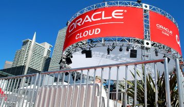 Oracle-Cloud-sign-OOW13_1.width-358.jpg